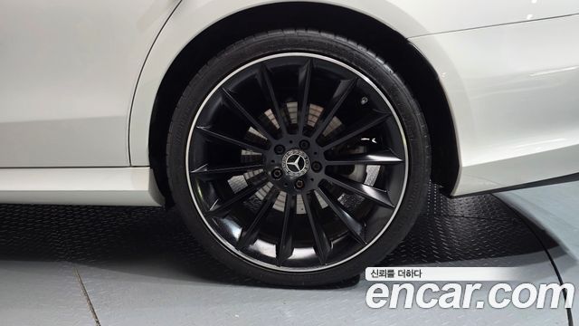 Mercedes-Benz E-Class 2020 — photo 7