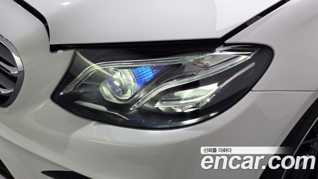 Mercedes-Benz E-Class 2020 — photo 8