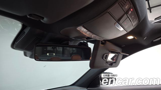 Mercedes-Benz E-Class 2020 — photo 33
