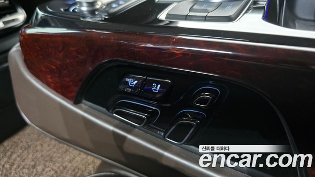 Genesis EQ900 2017 — photo 26