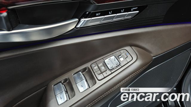 Genesis EQ900 2017 — photo 31