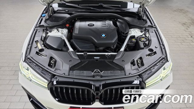 BMW 5-Series 2023 — photo 6