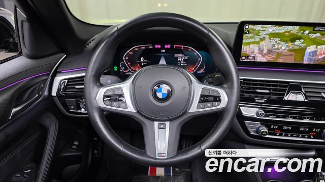 BMW 5-Series 2023 — photo 19