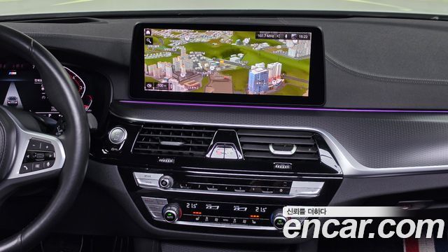 BMW 5-Series 2023 — photo 20
