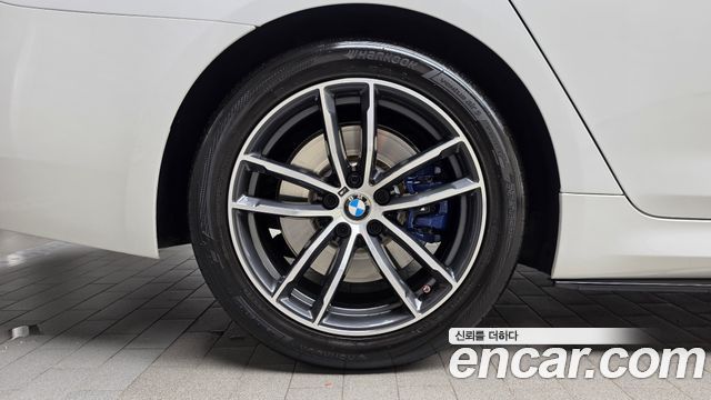 BMW 5-Series 2023 — photo 7
