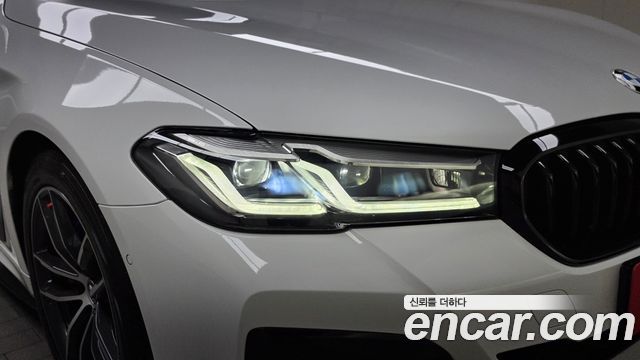 BMW 5-Series 2023 — photo 8