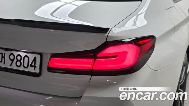 BMW 5-Series 2023 — photo 9