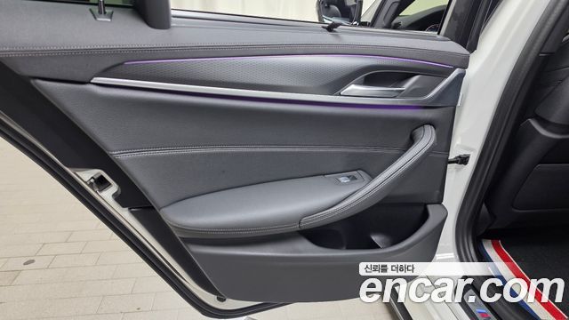 BMW 5-Series 2023 — photo 15