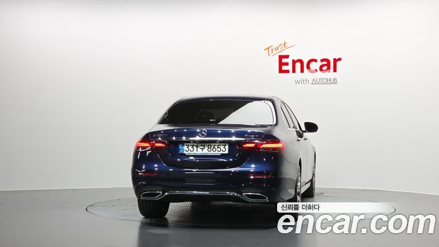 Mercedes-Benz E-Class 2021 — photo 4