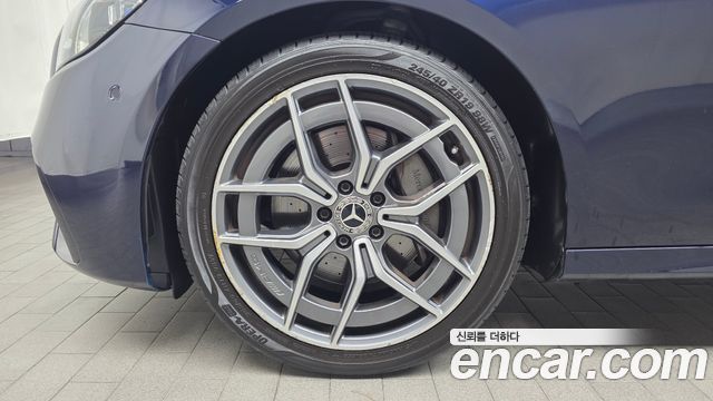 Mercedes-Benz E-Class 2021 — photo 5
