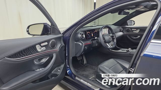 Mercedes-Benz E-Class 2021 — photo 10