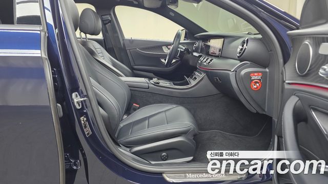 Mercedes-Benz E-Class 2021 — photo 11
