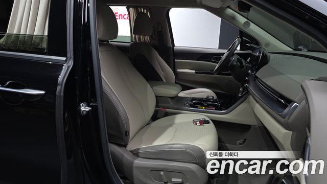 Kia Canival 2022 — photo 17