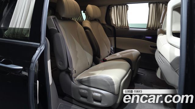 Kia Canival 2022 — photo 18