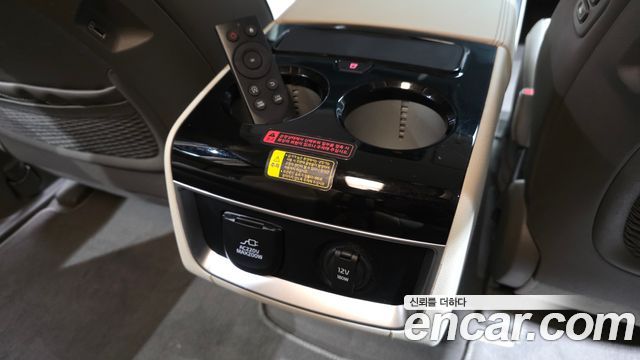 Kia Canival 2022 — photo 24