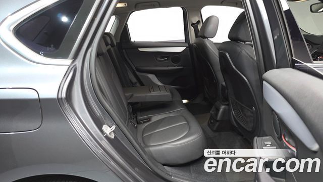BMW 2-Series 2019 — photo 17