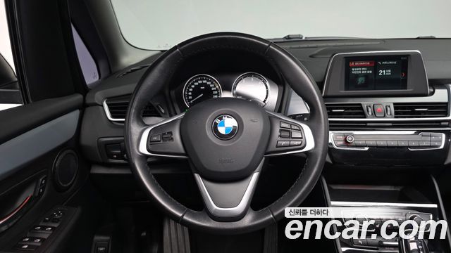 BMW 2-Series 2019 — photo 19