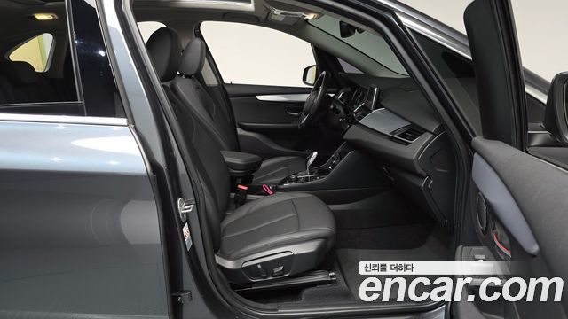 BMW 2-Series 2019 — photo 16