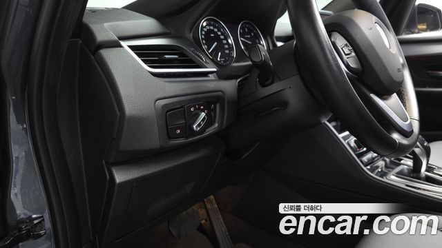 BMW 2-Series 2019 — photo 30