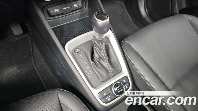 Hyundai Venue 2022 — photo 9