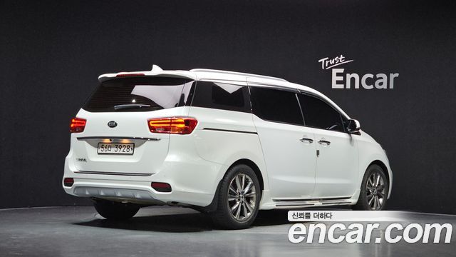 Kia Canival 2019 — photo 2