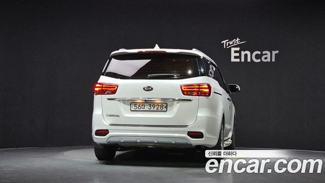 Kia Canival 2019 — photo 4