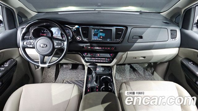 Kia Canival 2019 — photo 7