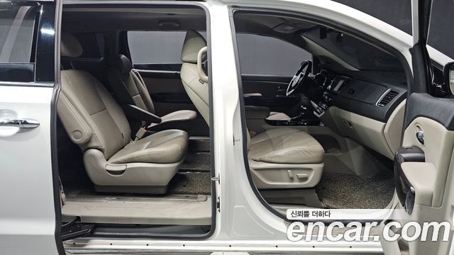 Kia Canival 2019 — photo 19