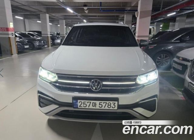 Volkswagen Tiguan 2023 — photo 1