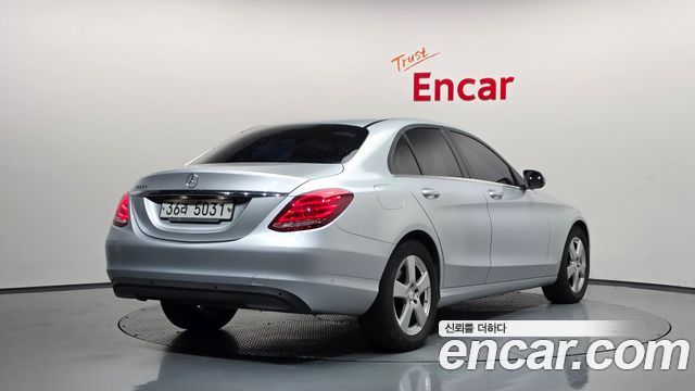 Mercedes-Benz C-Class 2017 — photo 2