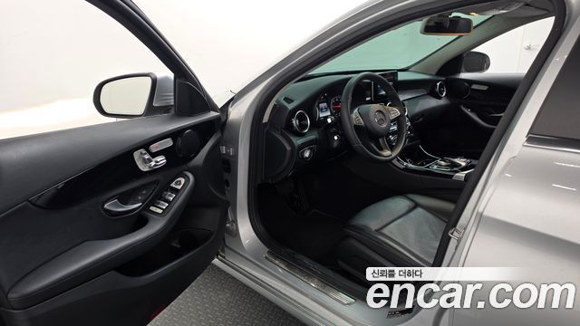 Mercedes-Benz C-Class 2017 — photo 10