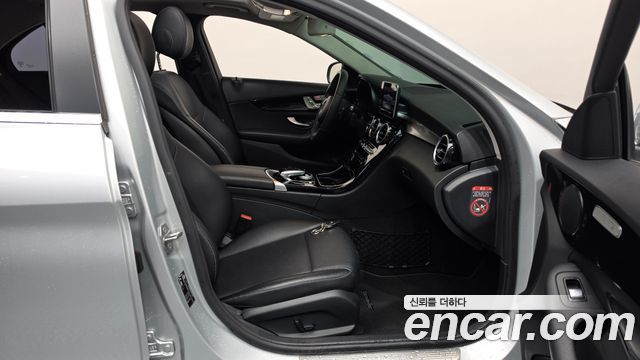 Mercedes-Benz C-Class 2017 — photo 11