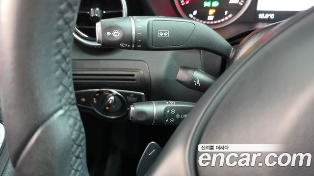Mercedes-Benz C-Class 2017 — photo 16