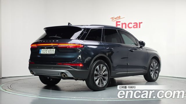 Lincoln Corsair 2021 — photo 2