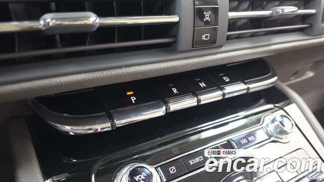 Lincoln Corsair 2021 — photo 12