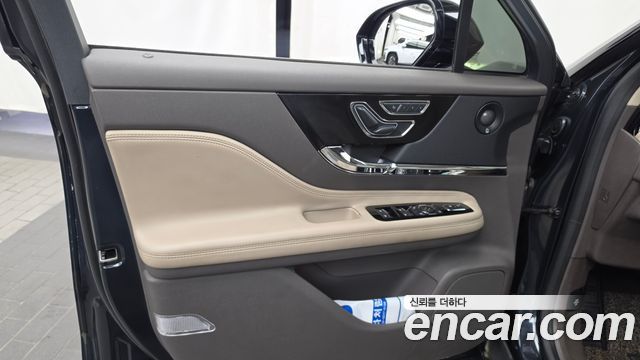 Lincoln Corsair 2021 — photo 14