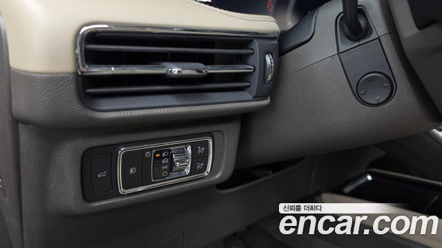 Lincoln Corsair 2021 — photo 31