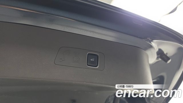 Lincoln Corsair 2021 — photo 32