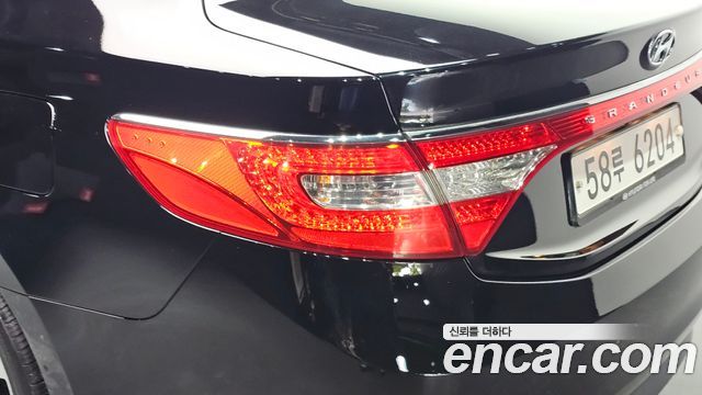 Hyundai Grandeur 2016 — photo 9