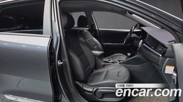 Kia Niro 2020 — photo 17