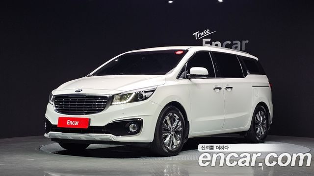 Kia Canival 2017 — photo 1