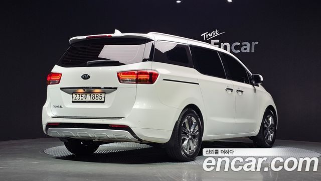Kia Canival 2017 — photo 2