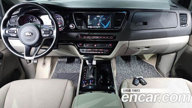 Kia Canival 2017 — photo 10