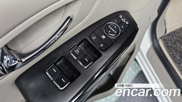 Kia Canival 2017 — photo 17