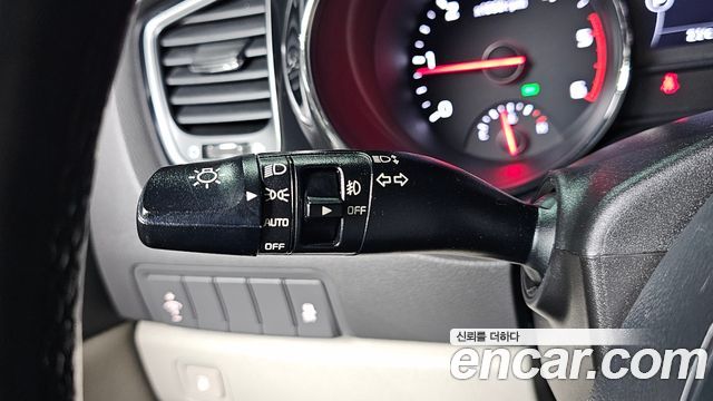Kia Canival 2017 — photo 21