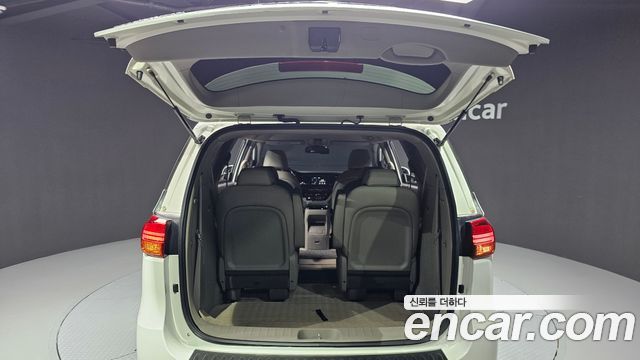 Kia Canival 2017 — photo 31