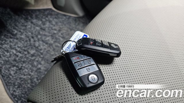 Kia Canival 2017 — photo 32