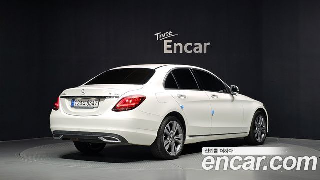 Mercedes-Benz C-Class 2020 — photo 2