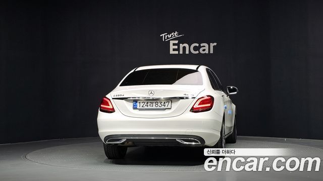 Mercedes-Benz C-Class 2020 — photo 4