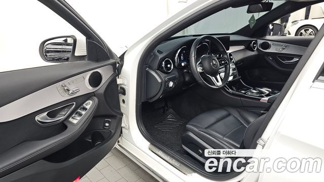 Mercedes-Benz C-Class 2020 — photo 10